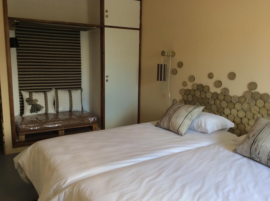 Marina Lounge Hostel Понта-Делгада Номер фото
